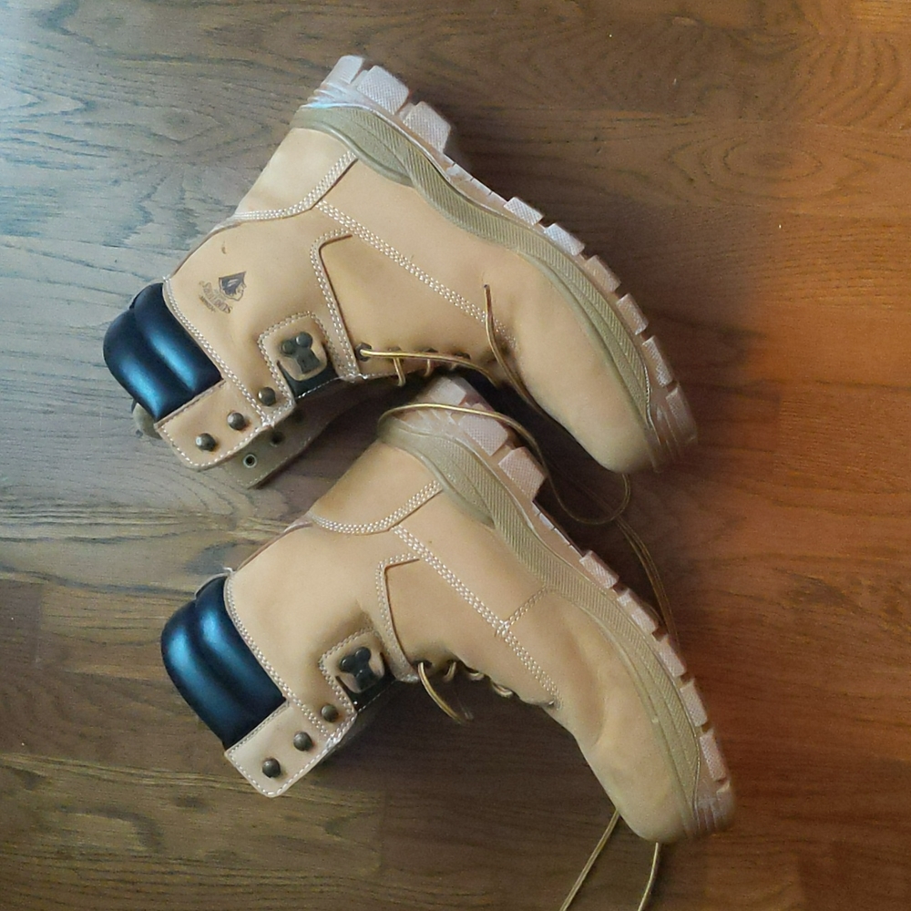 Size 12 Herman Survivors Steel toe Boots/Shoes (worn once)
